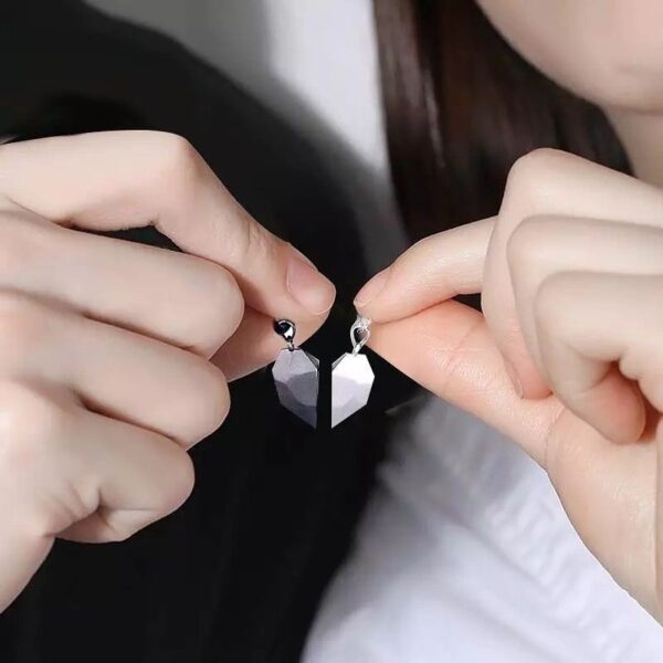 Collar dúo corazón con imán - Imagen 2