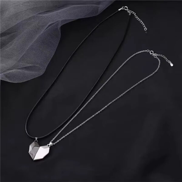 Collar dúo corazón con imán - Imagen 4